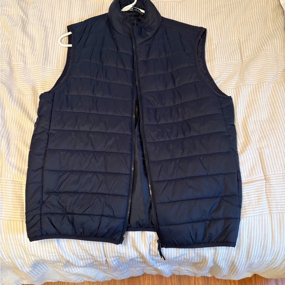 Zara Men's Dark Blue Puffer Vest